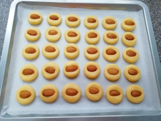 12、黄油杏仁饼干,依次做好所有的杏仁饼干。