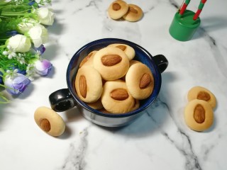 19、黄油杏仁饼干,可爱。