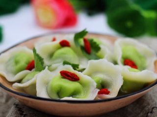 25、翡翠南极磷虾荠菜馄饨【宝宝辅食】,鲜美无比又健康营养的南极磷虾荠菜翡翠馄饨出锅喽