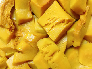 5、南瓜小圆子,蒸煮的老南瓜