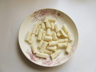 4、天冷了，来碗猪大骨暖身汤,山药切成一寸左右长的小段