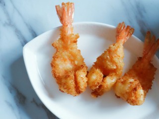 12、宝宝脆皮虾,完成,因为我家宝宝比较小没放调料,大点得宝宝可以淋上番茄酱或者加点盐