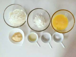 1、宝宝辅食:宝宝版咪咪虾条—想不想试试妈妈小时候的零食呢!24M+,准备好所有食材