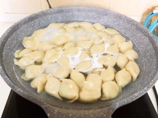 32、宝宝水饺,烧开后饺子就熟了