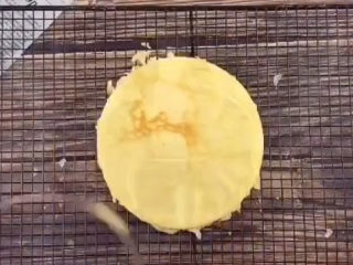 8、榴莲千层蛋糕,面皮就完成了，放在一旁备用