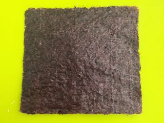 17、宝宝健康食谱  美味小零食夹心海苔,再均匀的刷一层糖汁