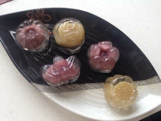 13、水晶月饼,凉透冷藏2小时,即可享受美味