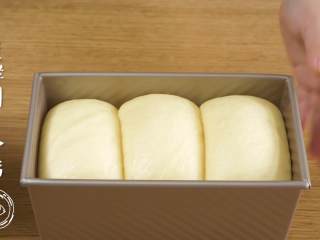 20、12m+原味吐司(宝宝辅食),发酵到8分满,烤箱170度预热5分钟~