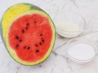 1、西瓜凉糕,准备好材料