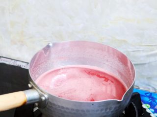 8、西瓜凉糕,搅拌均匀