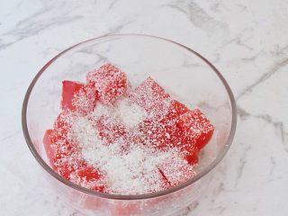 13、西瓜凉糕,撒上椰蓉