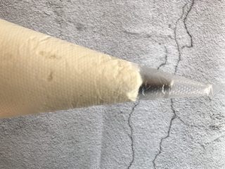 9、香橙溶豆,装入裱花袋中