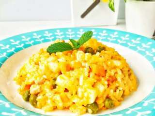 6、宝宝辅食：南瓜苹果炊饭,口感清甜，入口香味浓郁