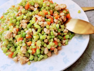 13、肉沫蒜薹,很好吃哦，超级下饭。