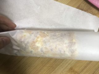 19、肉松海苔蛋糕卷(详细版),卷成卷～捏紧