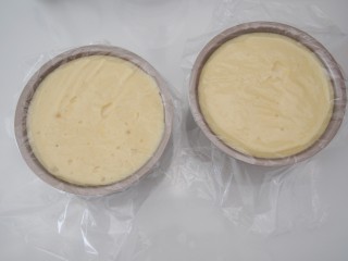 10、香橙蒸蛋糕,包上保鲜膜