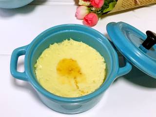 12、蛤蜊蒸蛋,蒸好后，滴几滴食用油。