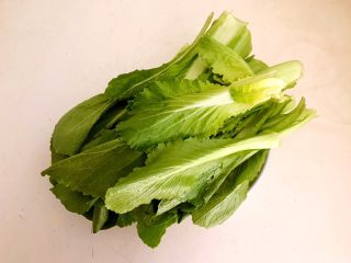 6、黄金菜团子,把小白菜清洗干净，沥干水分