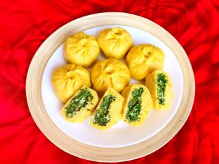 25、黄金菜团子,黄金菜团子外皮松软，馅料清淡爽口