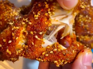 9、奥尔良炸鸡翅,脱骨又好吃