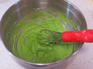 9、小清新范儿滴【菠菜南瓜蛋糕卷】,划z字拌到没有干粉