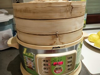 11、黄金南瓜小馒头,按蒸馒头键22分钟自动停止操作。