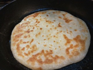 11、家常千层饼,两面都煎制上花色好看。