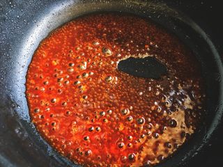 14、简单快手的 酸甜糖醋鱼柳,小火加热至冒泡