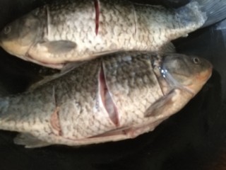 3、鲫鱼汤，你真的会煮吗？,煎鱼