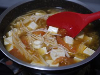 17、金针菇豆腐汤,翻拌均匀