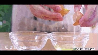 2、香烤土豆塔 宝宝辅食食谱,鸡蛋取蛋黄。