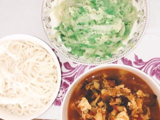 11、产后宜食 打卤面（素）,准备吃饭