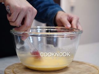 10、法式玛德琳小蛋糕,再次搅拌均匀，即可。