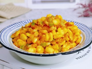 17、蛋黄焗玉米,宝贝等不及想吃，说闻着太香了。