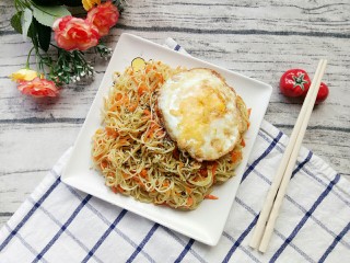 14、酱香炒面,享受美味咯