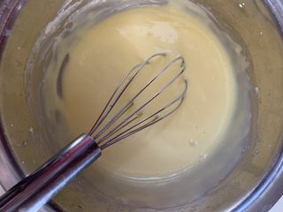 10、入口即化日式轻乳酪蛋糕,搅拌到顺滑