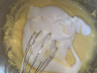 17、入口即化日式轻乳酪蛋糕,翻拌