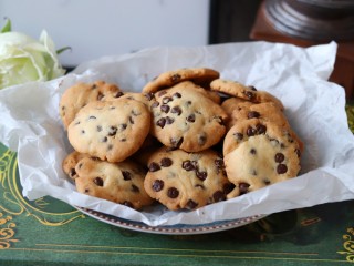 12、巧克力豆曲奇,是不是超多巧克力豆,诱惑到你没?做起来吧!