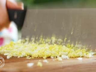 5、12m+彩色饺子（宝宝辅食）,香菇、木耳、白菜剁碎~