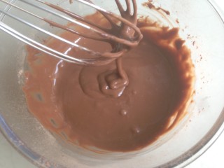 6、脏脏蛋糕卷,拌好的蛋黄糊状态