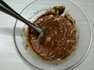 8、香蕉巧克力马芬蛋糕,拌至不见干粉即可