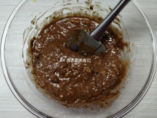 10、香蕉巧克力马芬蛋糕,拌均匀