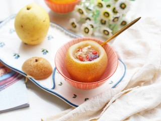 11、冰糖银耳雪梨羹,好吃的银耳雪梨羹完成了。