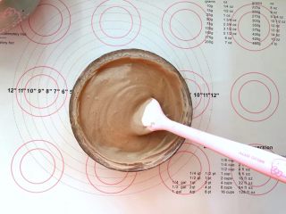 7、可可奶油夹心蛋糕,7、搅拌均匀。