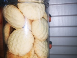 21、黄油鸡蛋儿童辅食小饼干,晾凉装盒放冰箱冷藏可以吃好几天