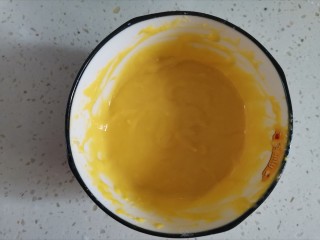 6、舒芙蕾蛋糕,翻拌至无颗粒状