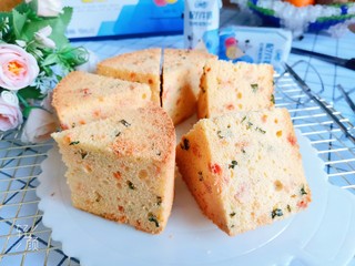 17、香葱肉松戚风蛋糕（6寸圆模）,晾凉后脱模切块即可开吃了