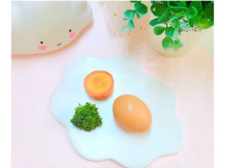 1、10+蔬菜蒸蛋,准备好材料