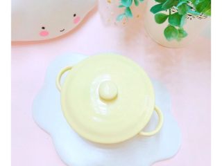 7、10+蔬菜蒸蛋,盖上盖子蒸15分钟即可