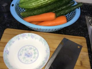 1、良“药”苦口,如图